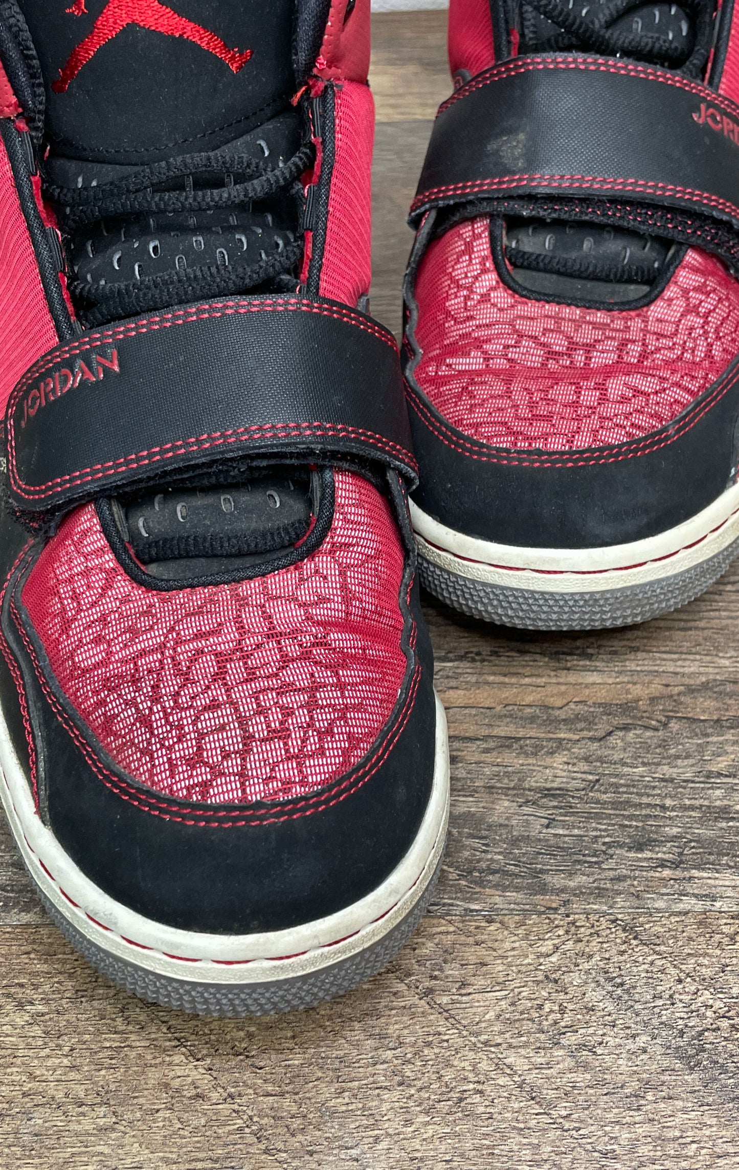 Nike Jordan SC-3 Gym Red Black White Mid Top Basketball Sneakers Size 10