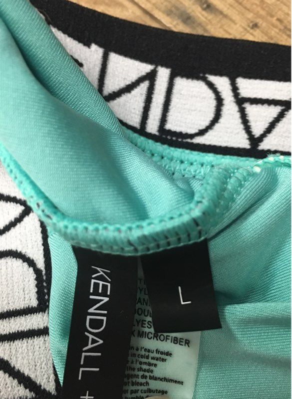 Kendall & Kylie Women's Bikini Top Teal Pink Peekaboo Leopard Print Sz L NWT