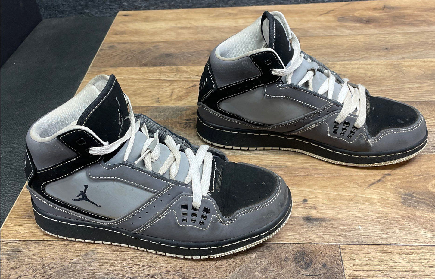 Nike Air Jordan Flight Origin GS Cool Grey Black White Sneakers Size 5Y
