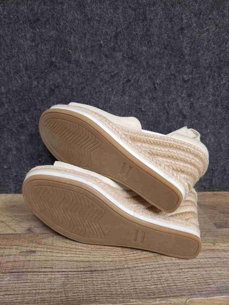 TOMS Cream Canvas Jute Wrapped Wedge Ankle Strap Sandals Women's Size 5.5