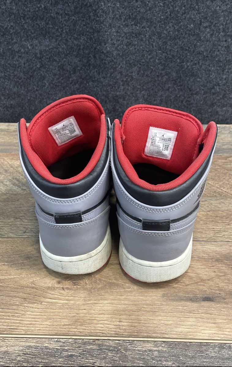 Nike Air Jordan 1 Mid Cement Grey Black Fire Red GS Size 7Y DQ8423-006