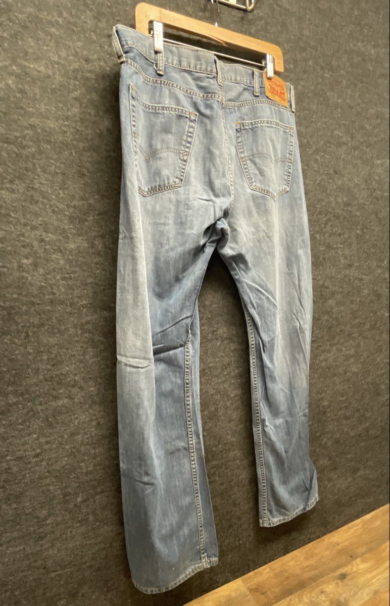 Levi's Men's 505 Regular Fit Light Wash Blue Denim Straight Leg Jeans Sz 38x34