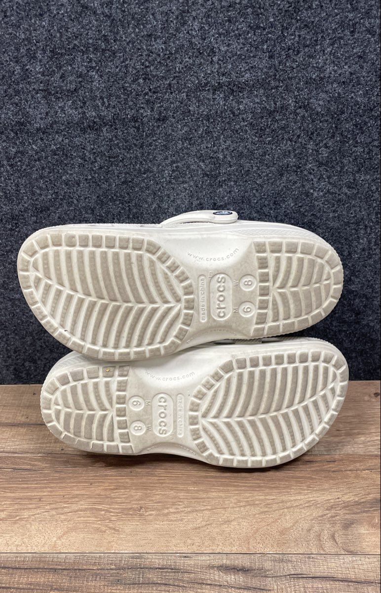 Crocs Classic Clog White Water Friendly Slip On Men's Size 6 Women's Size 8