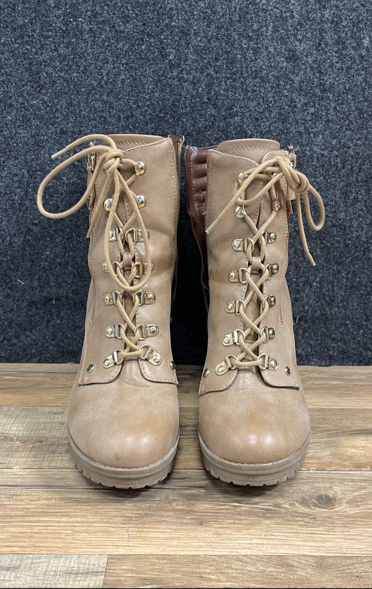 Guess Grove Tan Brown Heeled Lace-Up Combat Ankle Boots Women's Size 10