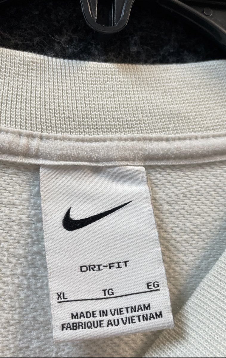 Nike Women's White Dri-Fit Get Fit Crewneck Sweatshirt Pink Swoosh Logo Sz XL