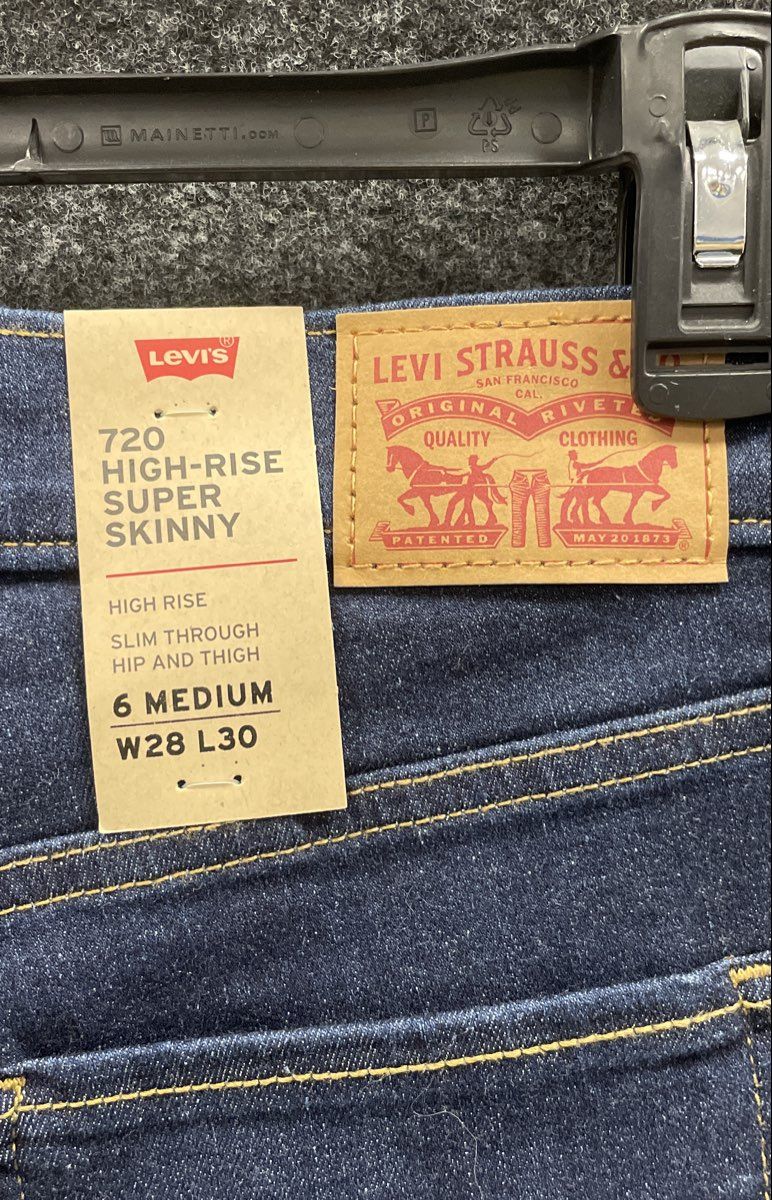 Levi's Women's 720 High-Rise Super Skinny Jeans Dark Wash NWT Sz 6M W28 L30
