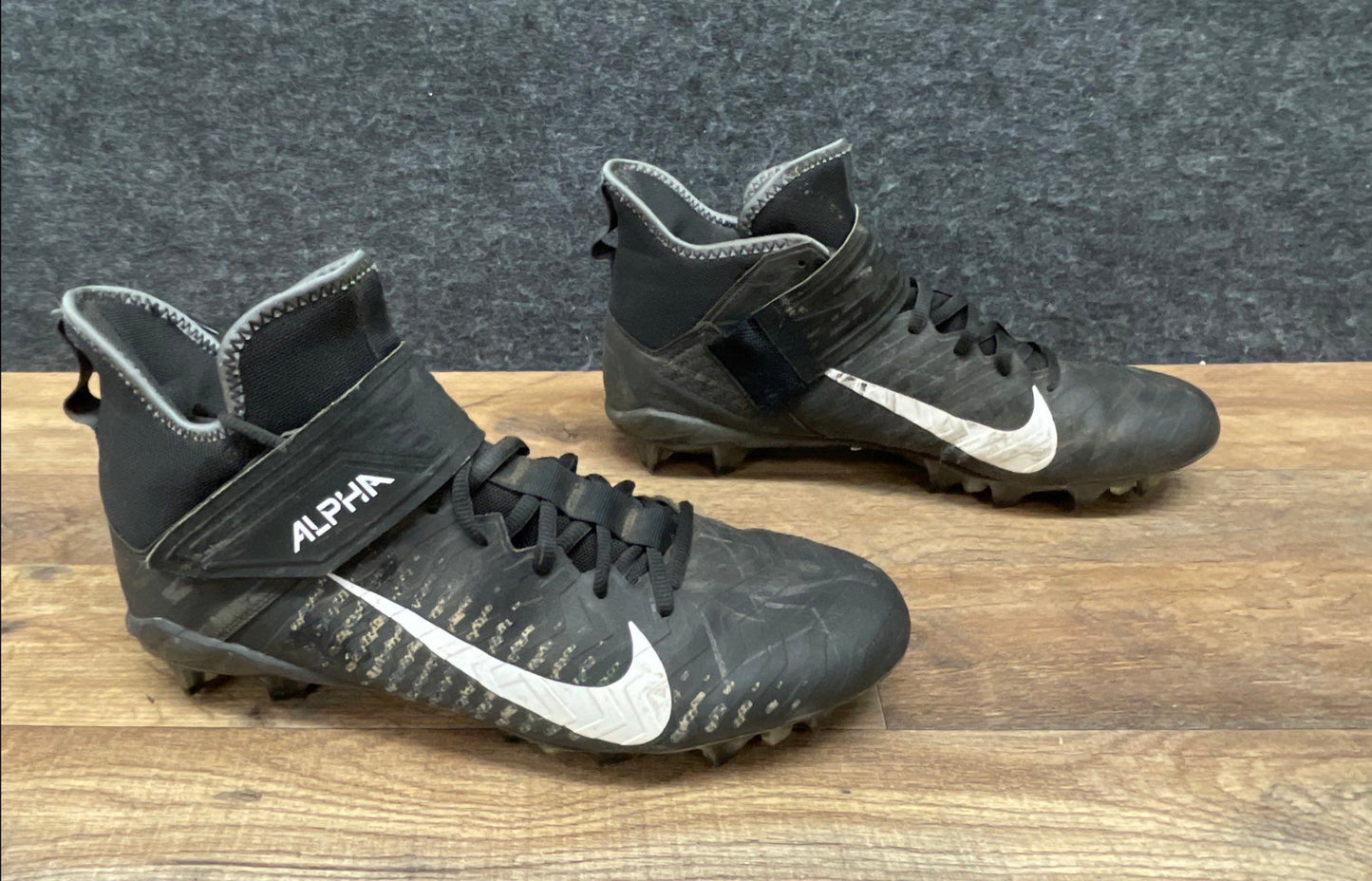 Nike Alpha Menace Pro 2 Mid Black White Football Cleats Men's Size 12