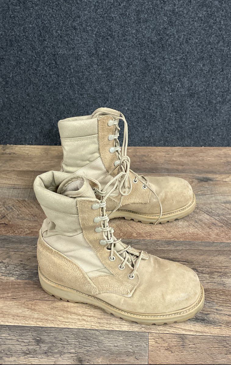 Vintage 2000s Vibram Tan Military Desert Combat Safety Toe Boots Size 6W