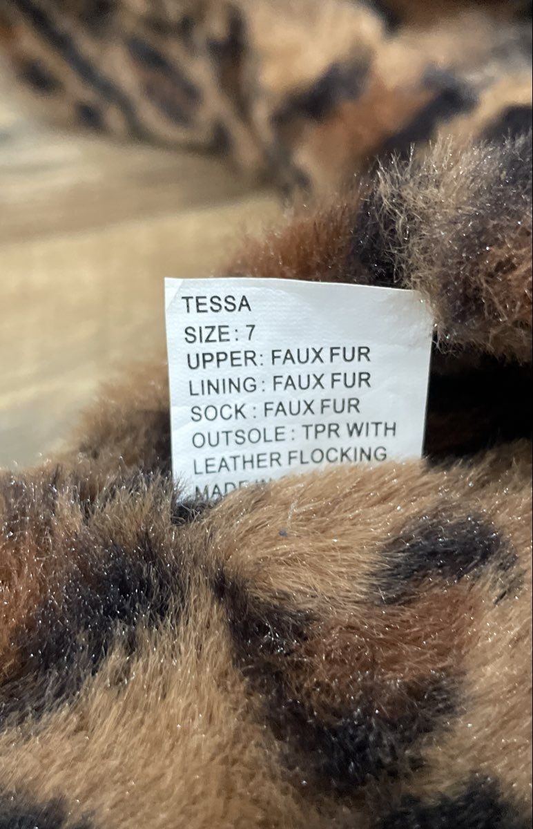 Crown & Ivy Tessa Leopard Print Fuzzy Faux Fur Platform Slides Size 7