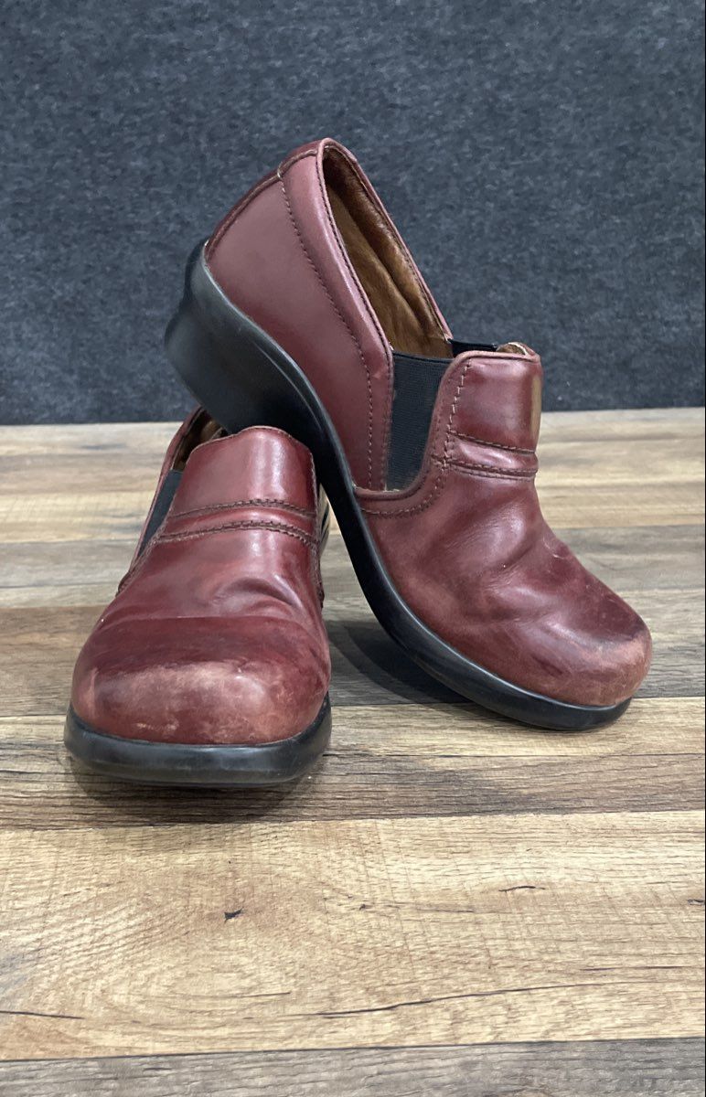 Ariat 10004759 Red Leather Slip On Comfort Clogs Mules Women's Size 7C