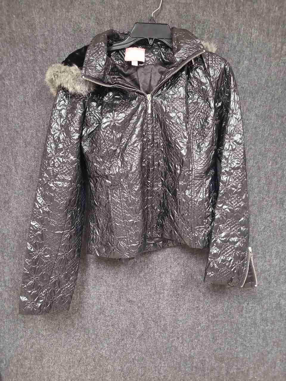 Romeo & Juliet Couture Women's Black Textured Floral Faux Fur Hood Jacket Sz L