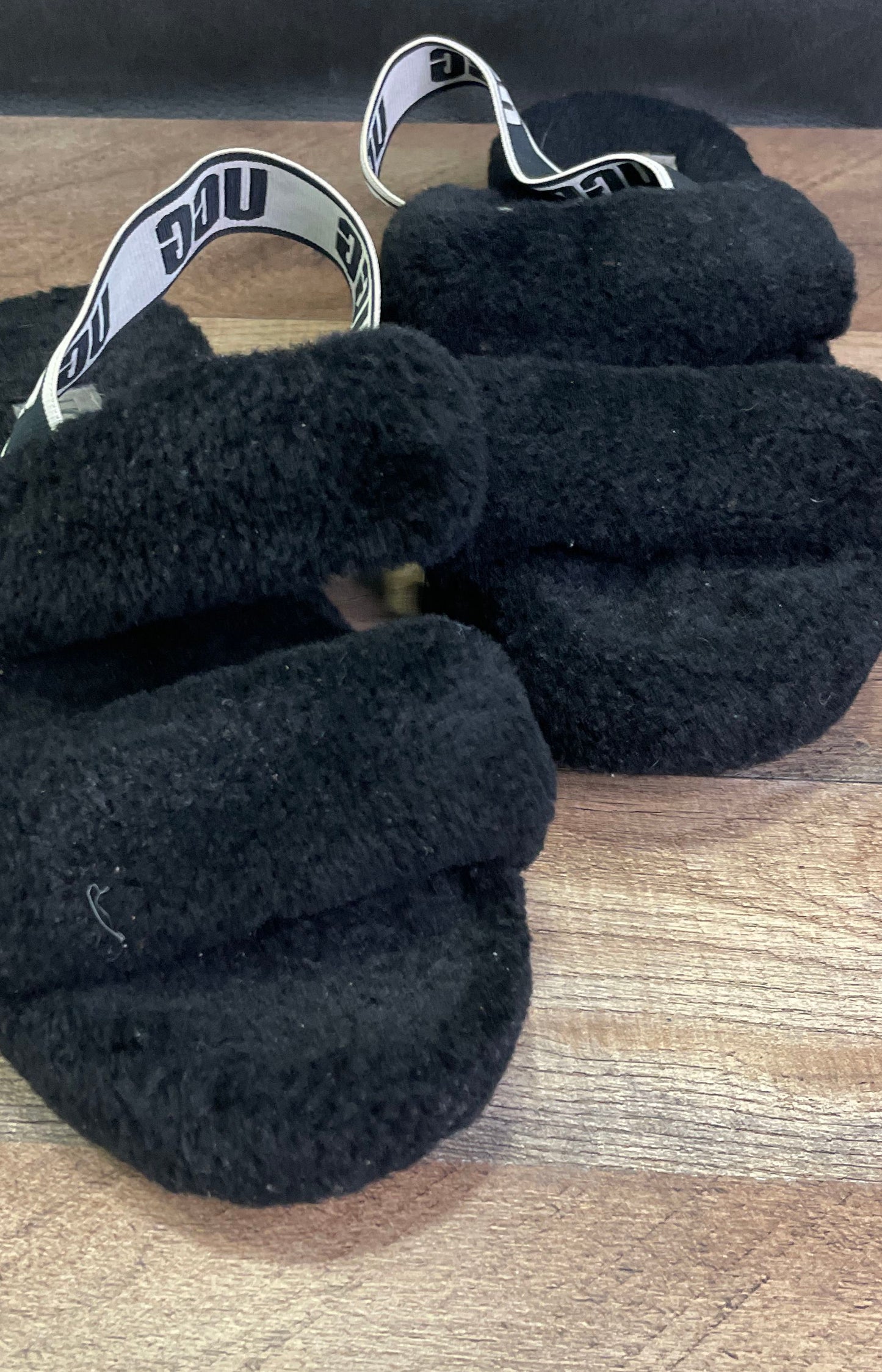 UGG Oh Yeah Black Sheepskin Slide Slipper Sandals Women's Size 7