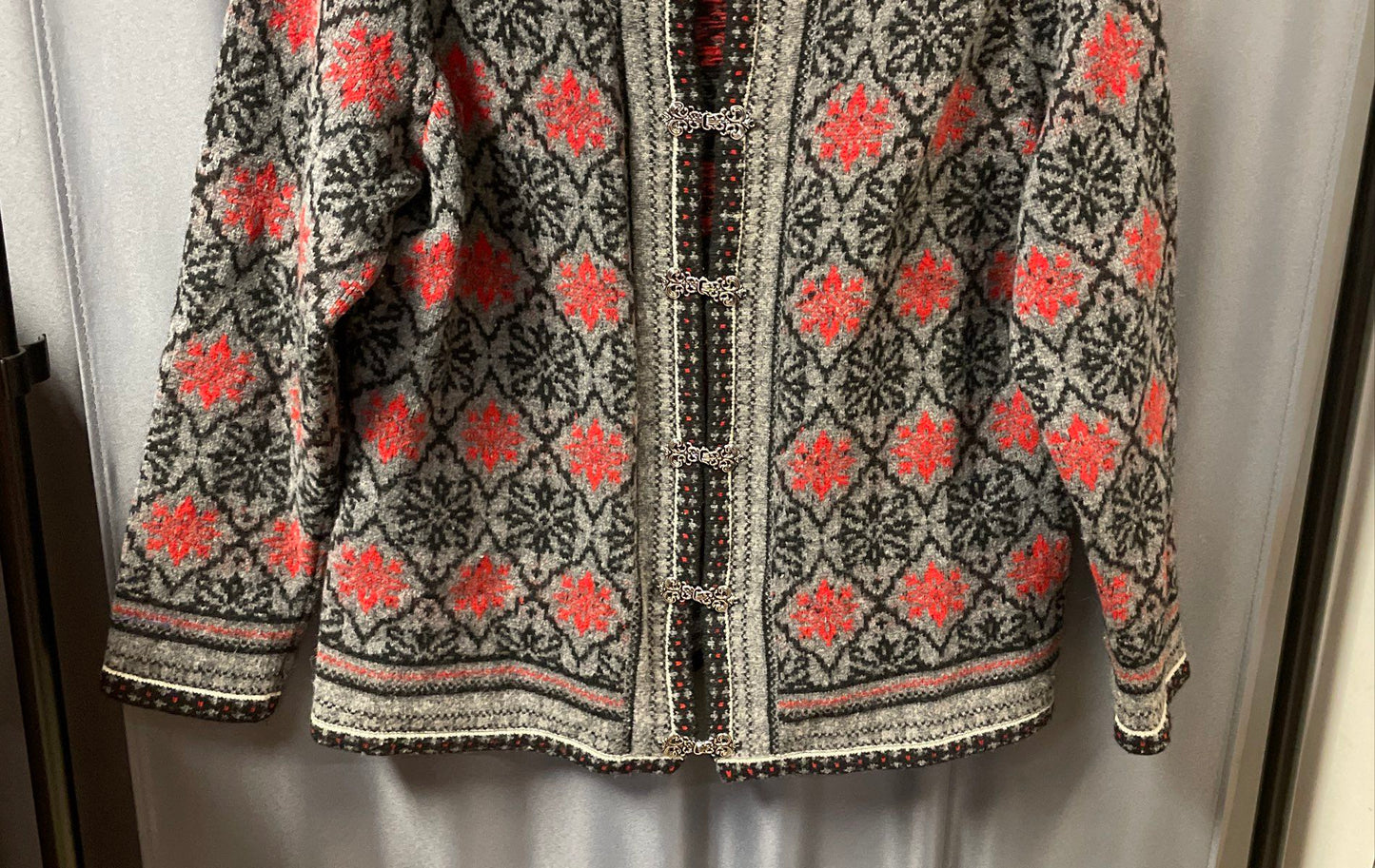 Norm Thompson Women's Gray Red Lambswool Clasped Cardigan Sweater Size XL