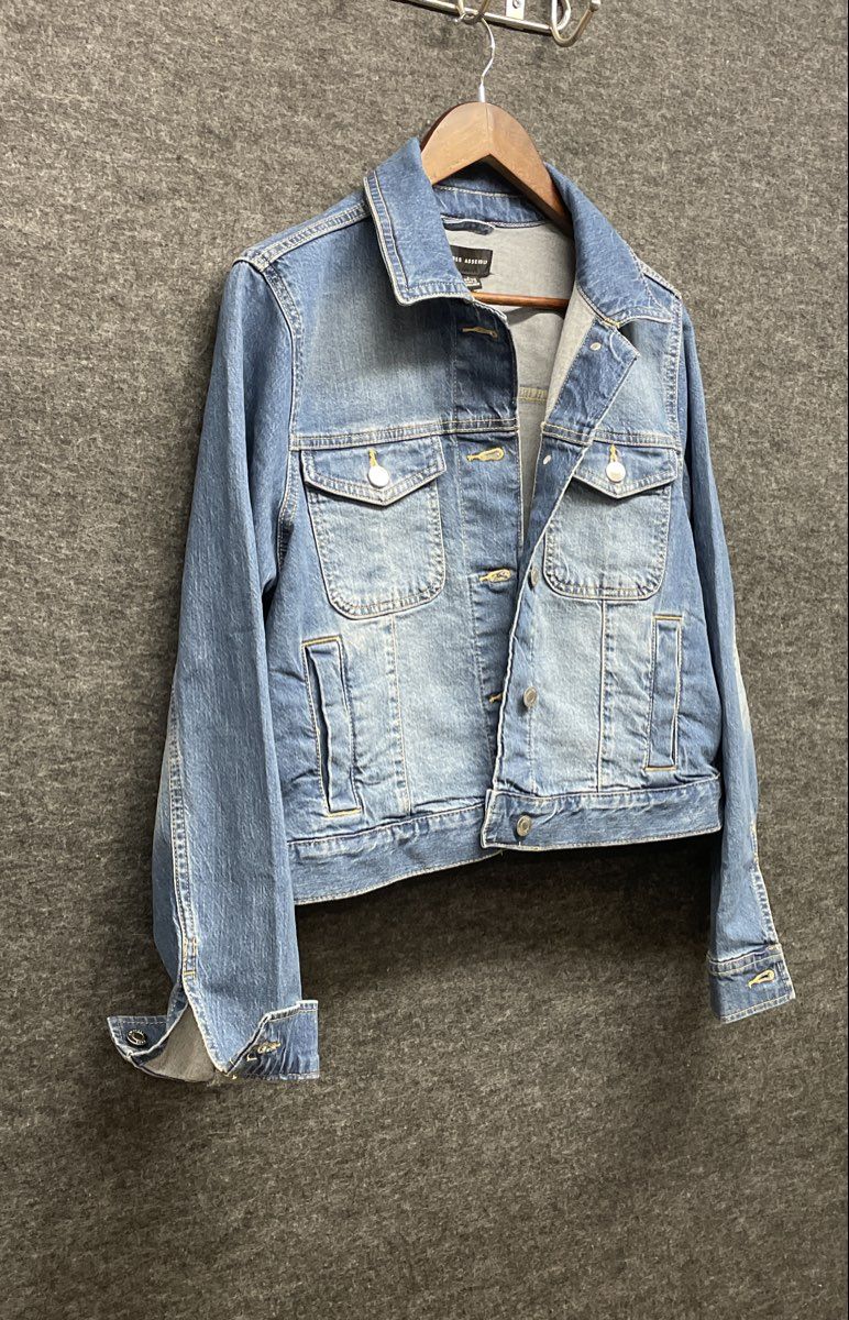 Free Assembly Girls Blue Denim Trucker Jacket Medium Wash NWT Size L 12-14