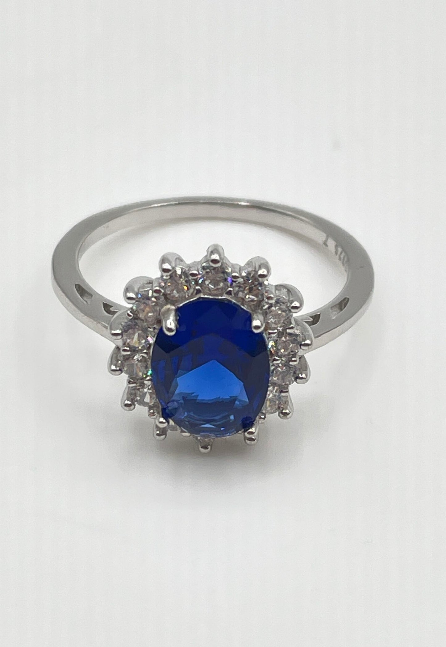 925 Sterling Silver Oval Blue Cubic Zirconia W/ Clear Accents Ring 2.7g