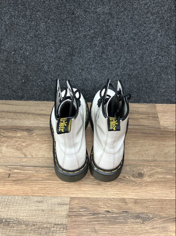 Dr. Martens 1460 W White Leather 8-Eye Lace Up Boots Women's Size 6