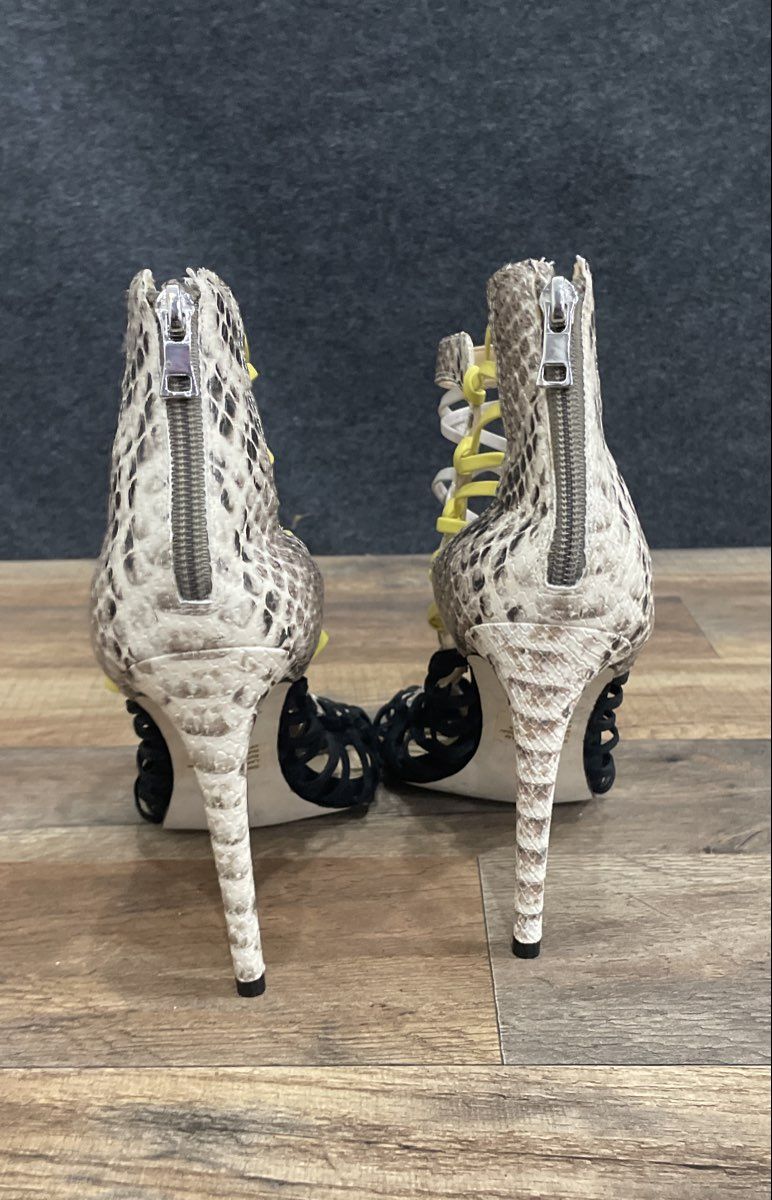 Steve Madden Sleik Snake Print Black Yellow Caged Stiletto Sandals Size 11