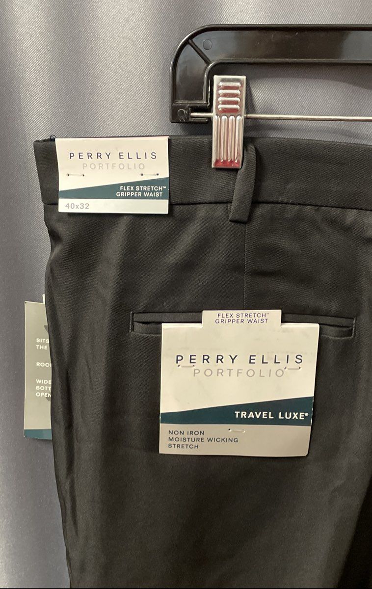 Perry Ellis Portfolio Black Travel Luxe Classic Fit Pleated Pants 40x32 NWT