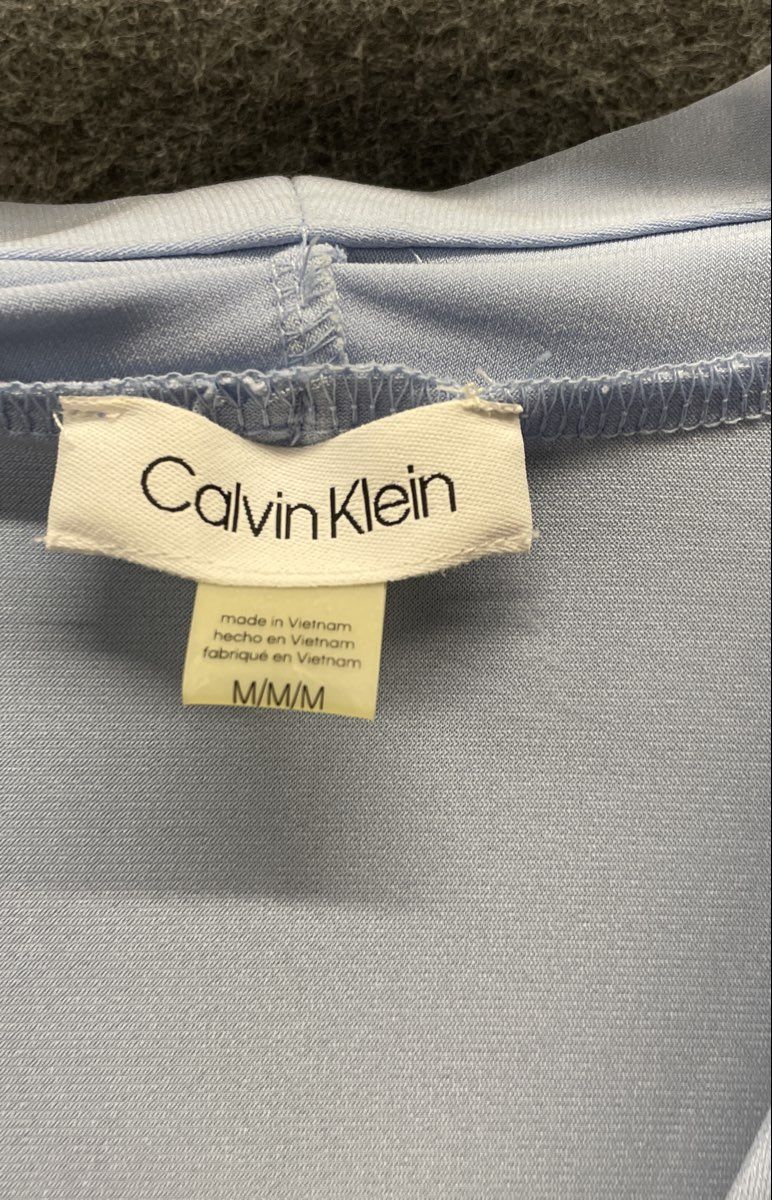 Calvin Klein Women's Light Blue Sleeveless V-Neck Pleated Blouse Size M