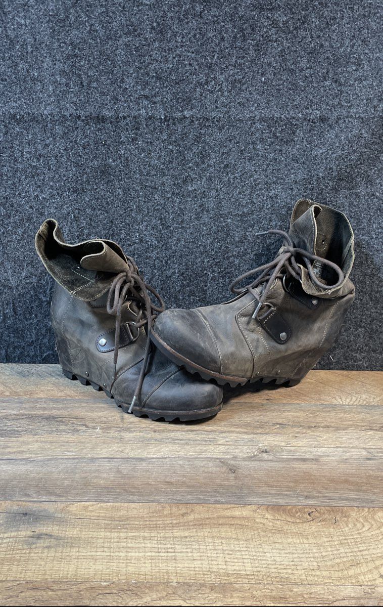 Sorel Joan of Arctic Wedge Brown Leather Lace-Up Ankle Boots Women's Size 8.5