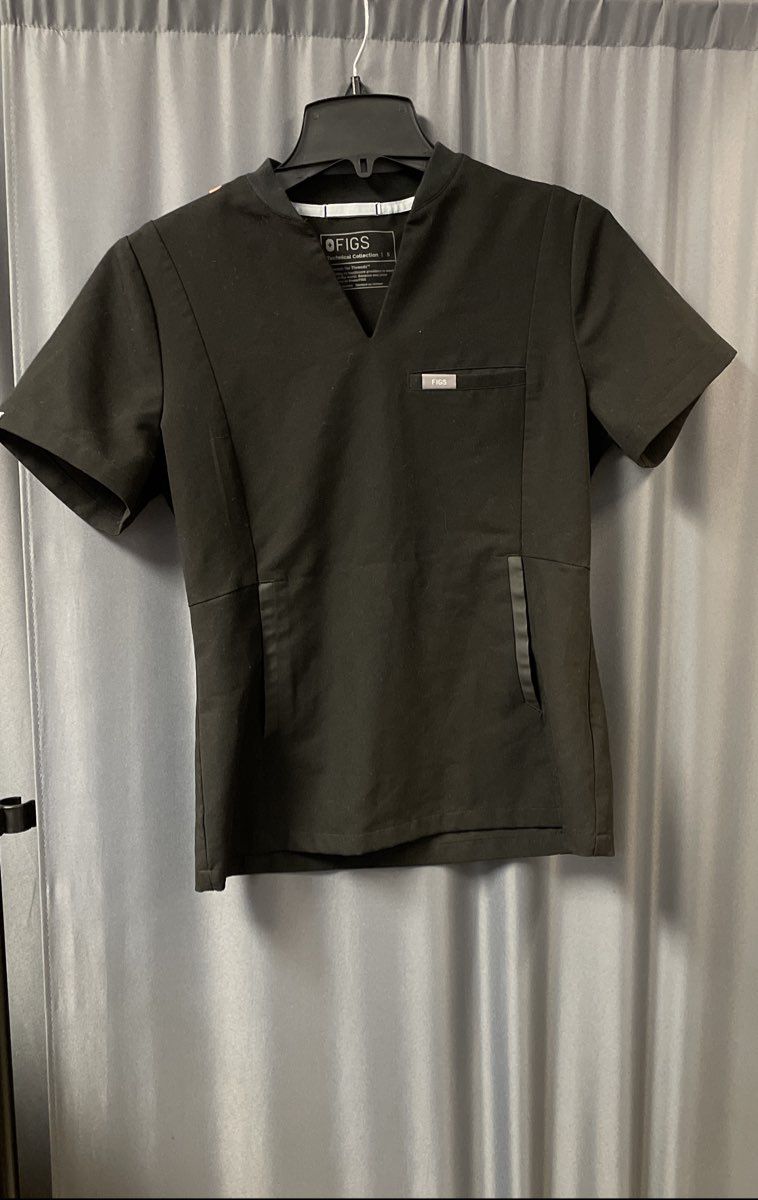 Figs Women's Black Technical Collection V-Neck Scrub Top Sz S