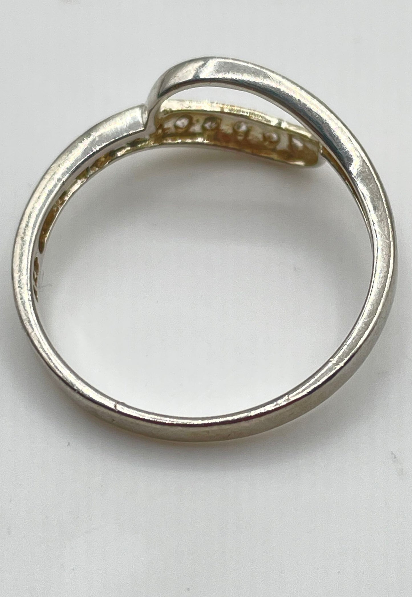 925 Sterling Silver Moissanite Accents Wavy Band Ring 1.7g