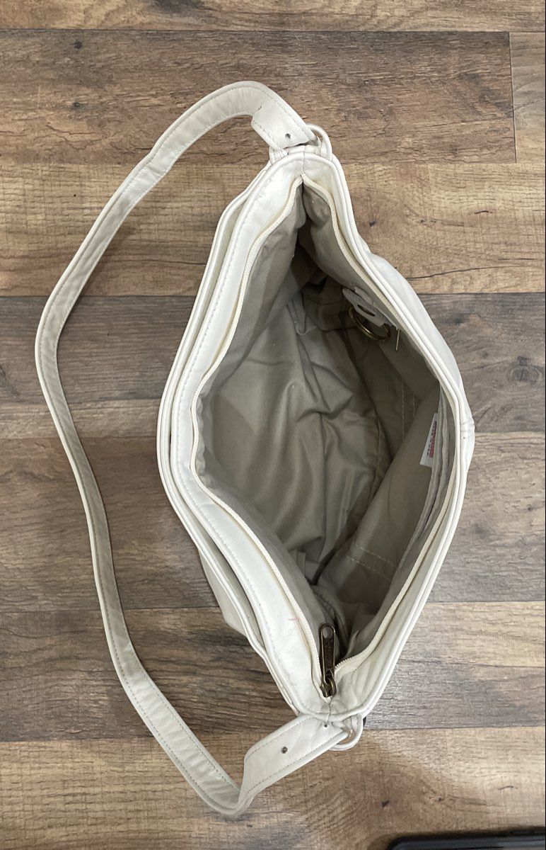 Stone Mountain White Leather Vintage Shoulder Bag Made in USA Brass Hardware