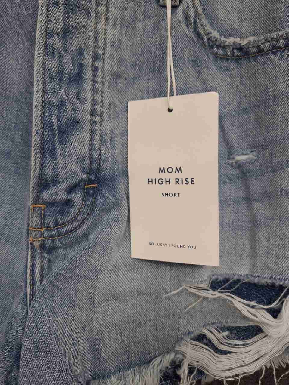 Lucky Brand Women's Mom High Rise Denim Shorts Light Wash Distressed NWT Sz 6