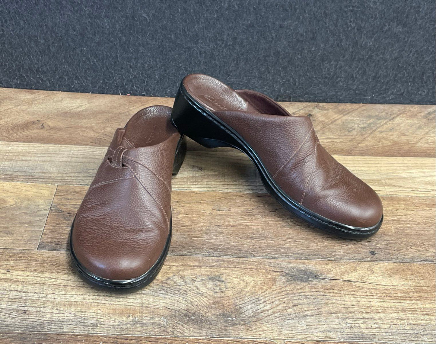Clarks 74126 Dark Brown Leather Clogs Mules Slip-On Wedge Size 8.5