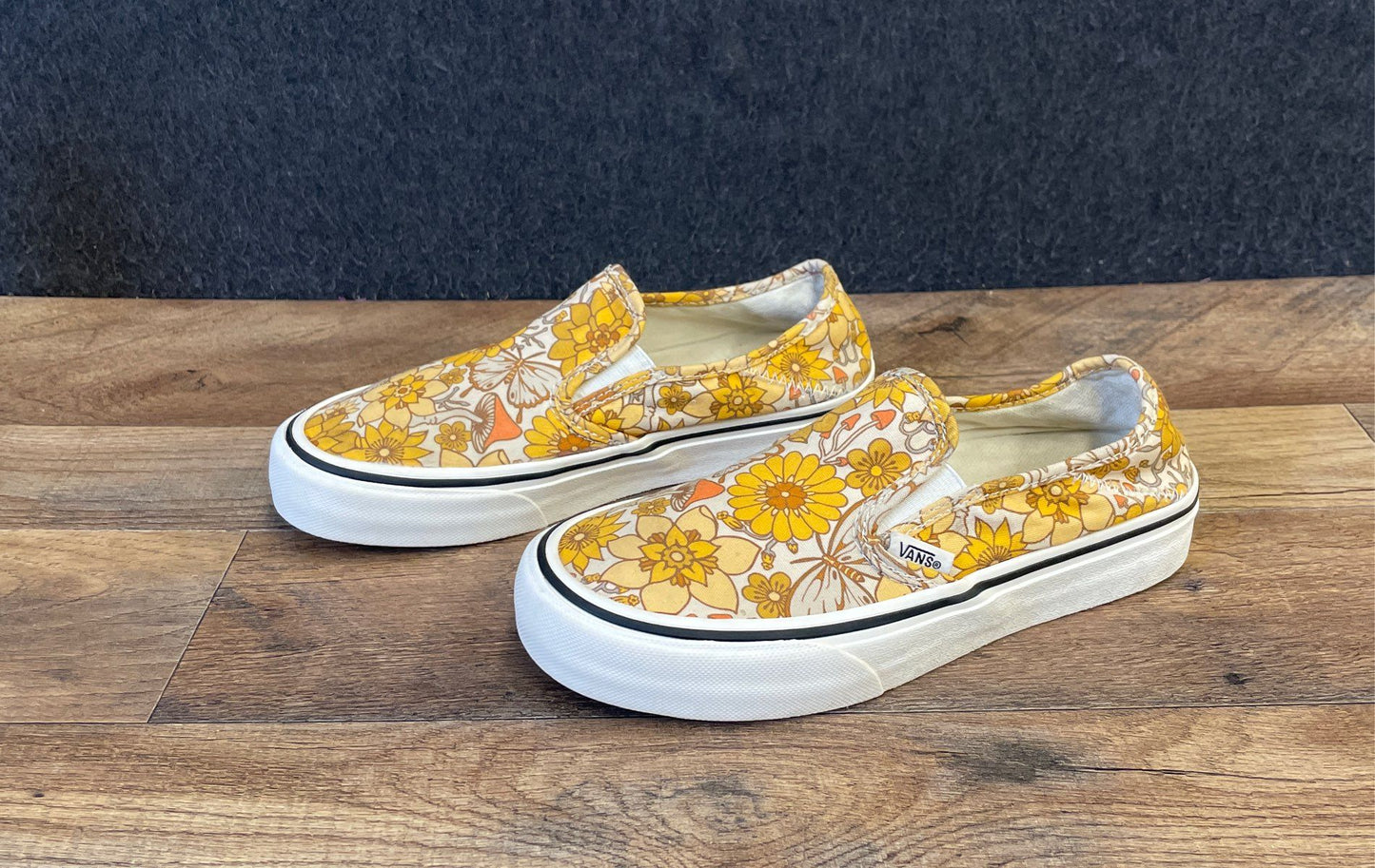 Vans Classic Slip-On Retro Floral Mushroom Yellow Skate Shoes Sz Women 5 Men 3.5