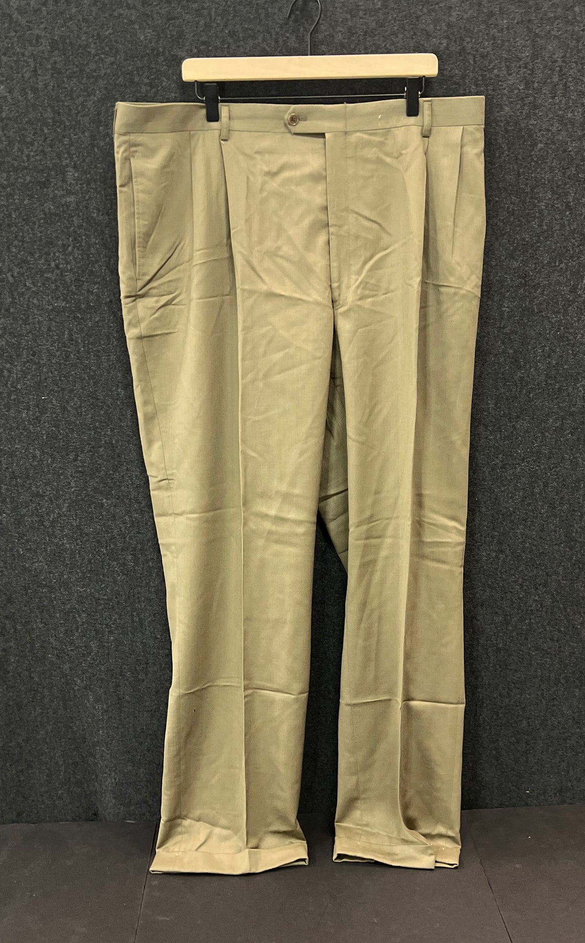 Vintage 90s Men's Sage Green Wool 4 Button Suit 2 Piece Pleated Trousers