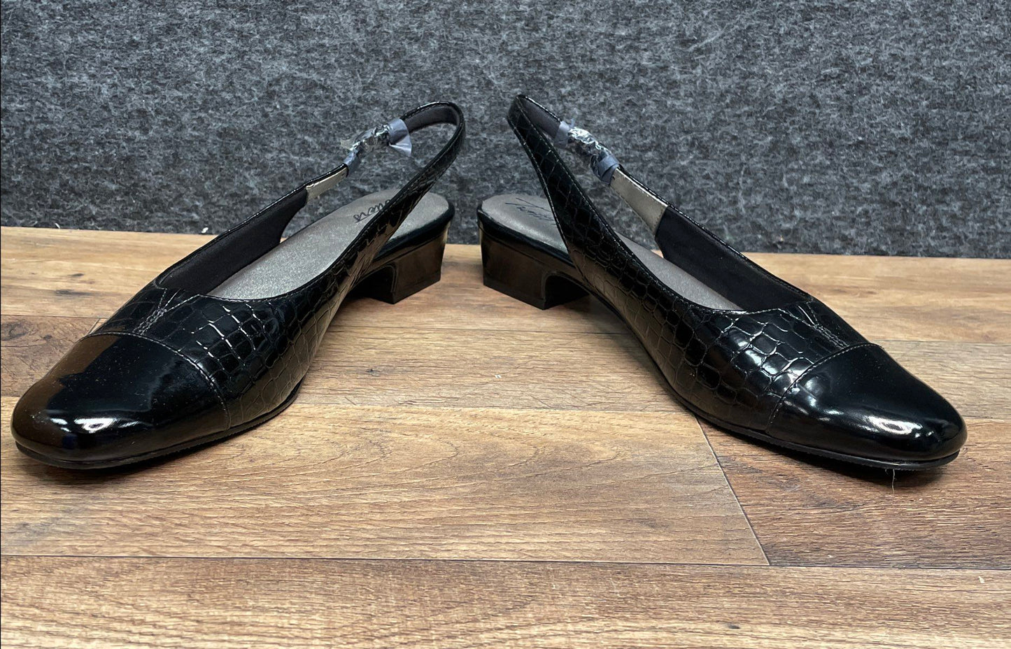 Trotters Dea Black Croc Patent Leather Slingback Pumps Women's Size 9 S Narrow