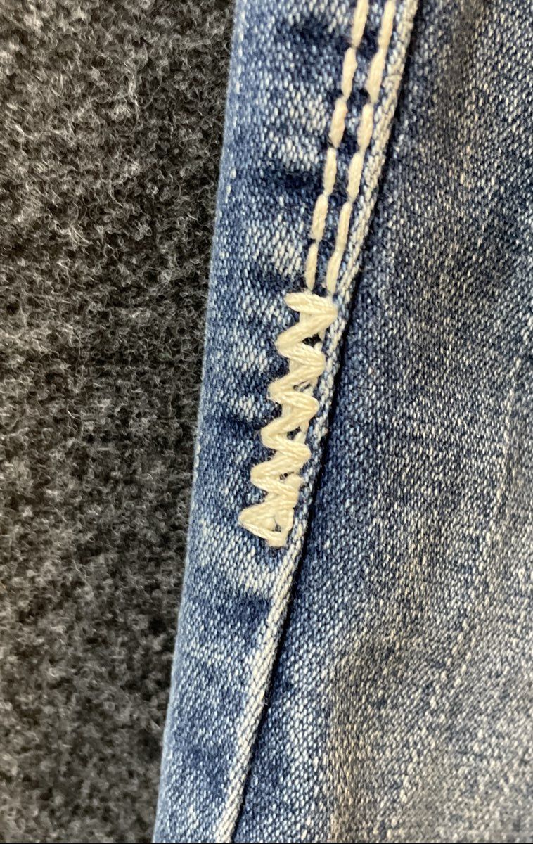 True Religion Women's Blue Contrast Stitch Low Rise Jeans Vintage Y2K Sz 24