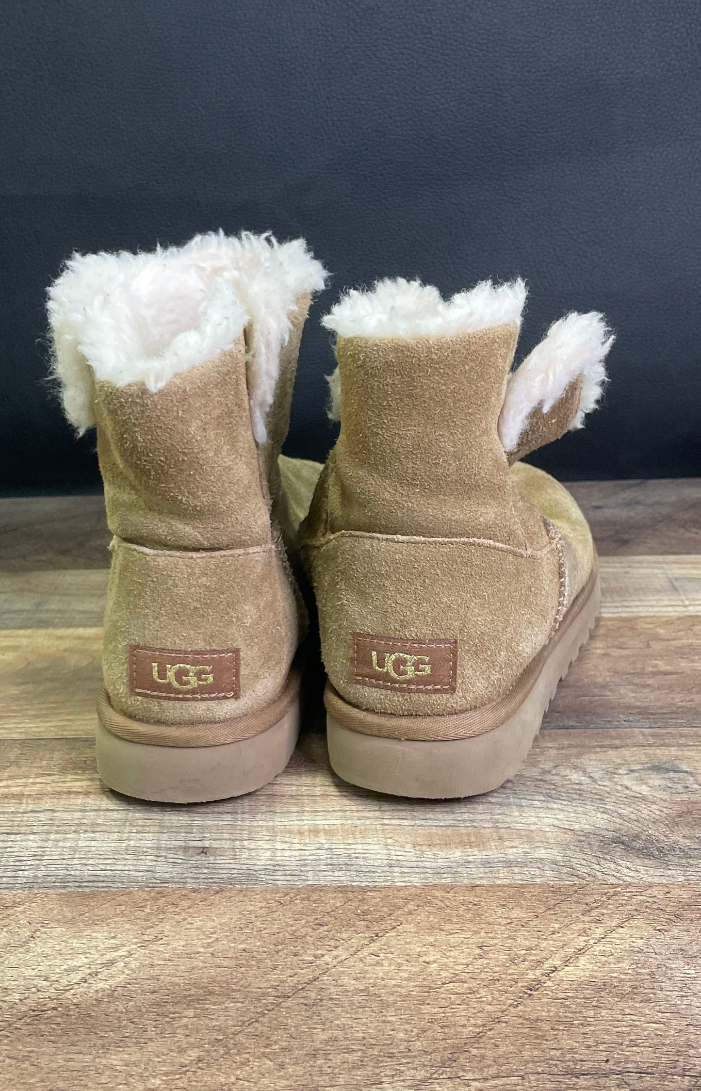UGG Classic Short Bling Crystal U Logo Chestnut Suede Boots Women's Size 7