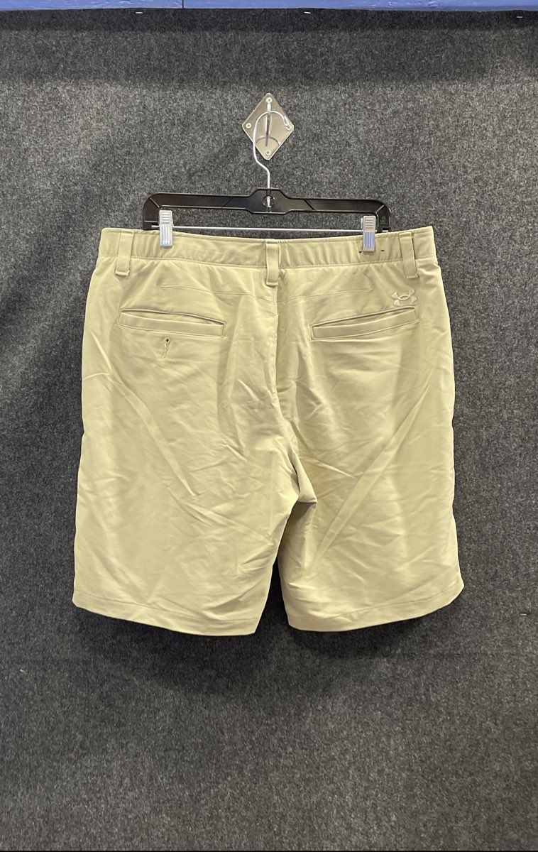 Under Armour Men's Beige Match Play HeatGear Loose Fit Golf Shorts Size 38
