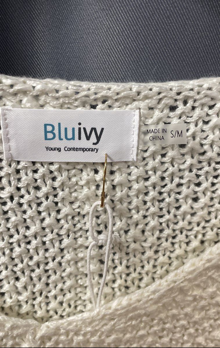 Bluivy Women's Cream V-Neck Oversized Textured Knit Sweater NWT Sz S/M