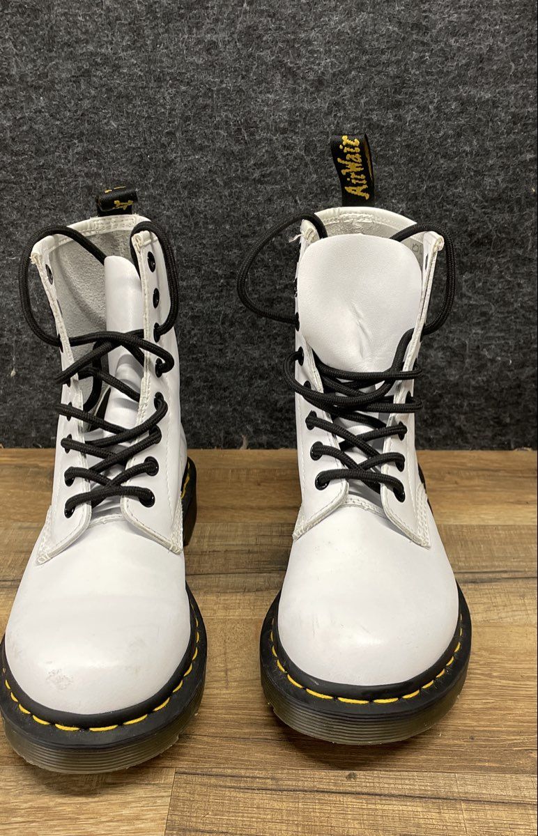 Dr. Martens 1460 White Leather 8-Eyelet Lace Up Boots Women's Size 6 UK 4