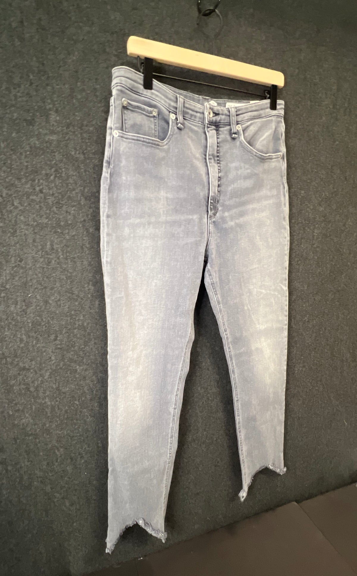 Rag & Bone Women's Dexter High Rise Grey Jeans Raw V-Hem Sz 30