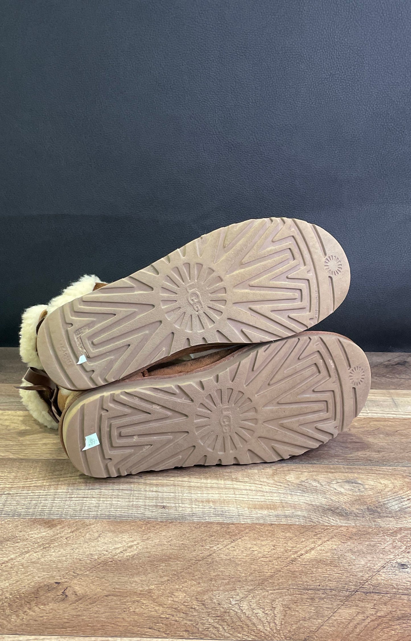 Ugg Bailey Bow II Chestnut Sheepskin Boots Women's Size 11