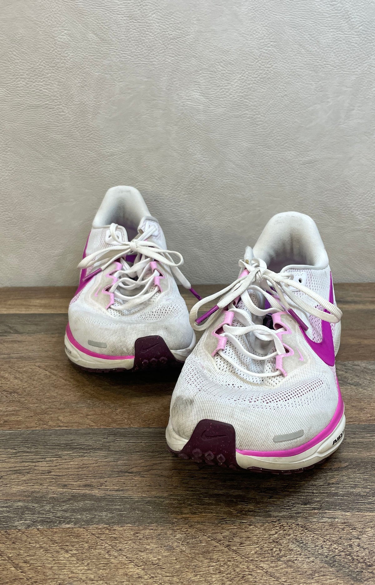 Nike Air Zoom Pegasus 40 White Purple Pink Running Shoes Women's Size 11