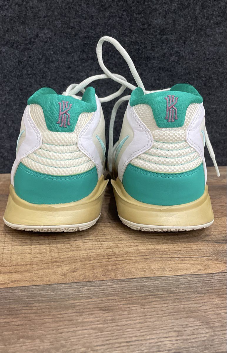 Nike Kyrie Infinity White Teal Gold Youth Basketball Shoes Size 6.5Y