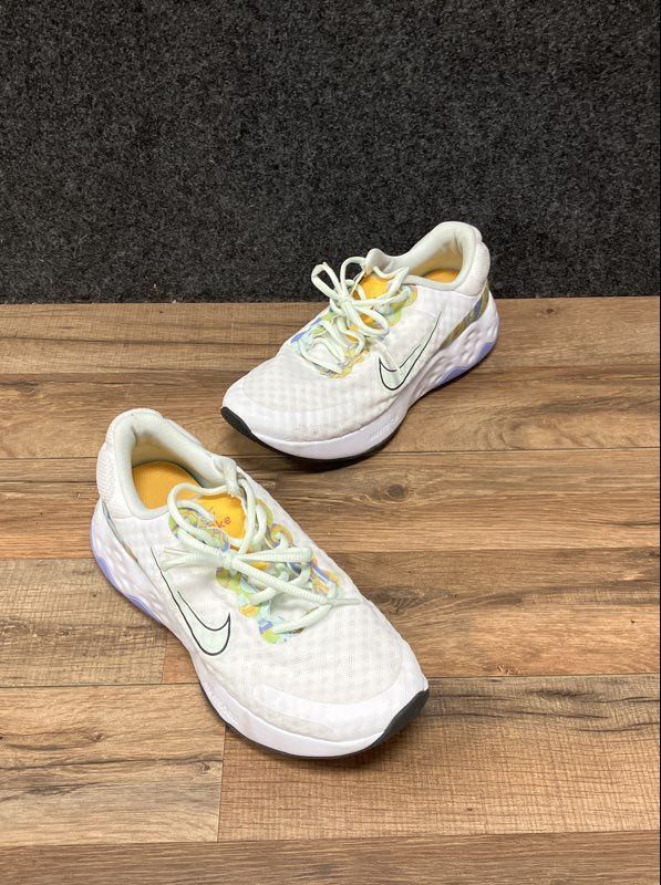 Nike Women's Renew Ride 3 White Multi-Color Running Shoes Size 7.5