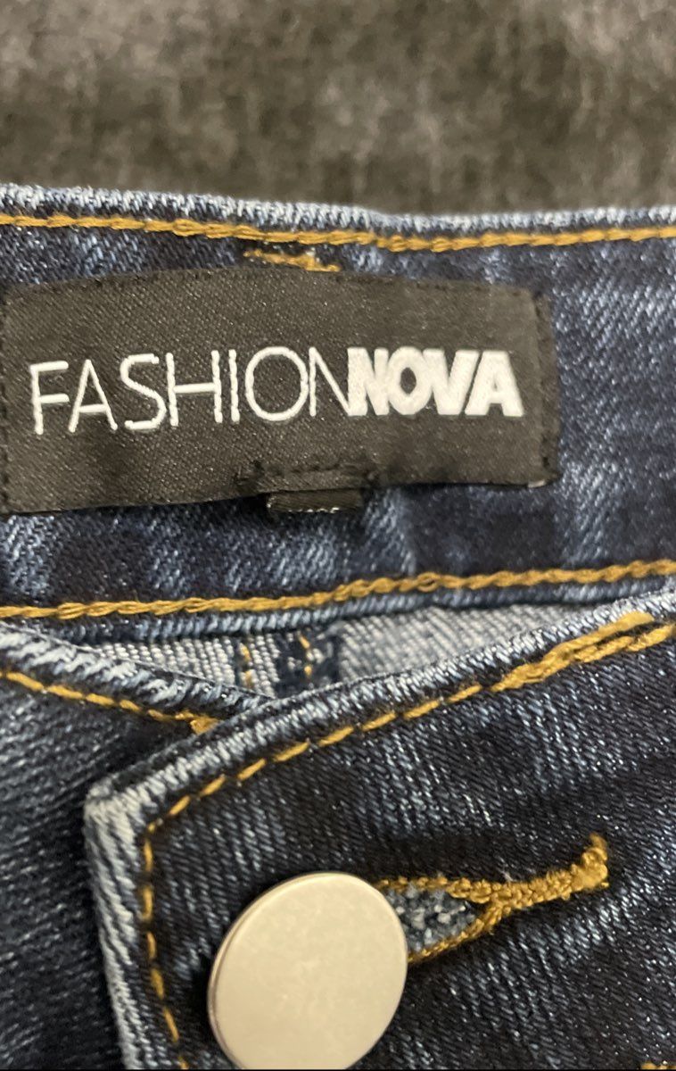 Fashion Nova Women's Dark Wash Wide Leg Flare Cuffed Denim Jeans Sz 15