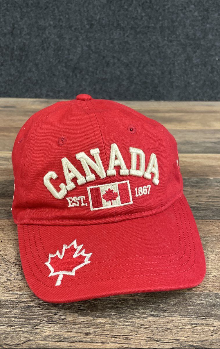 CapZ 67 Unisex Canada Baseball Cap Red Embroidered Maple Leaf Souvenir Sz OS