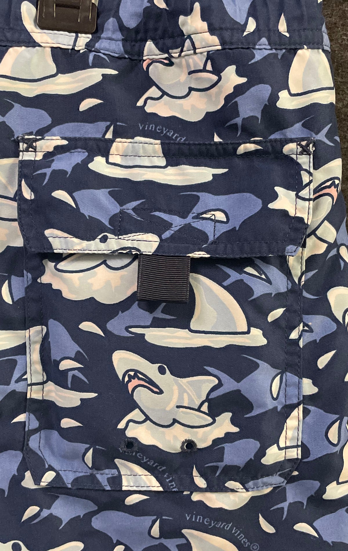 Vineyard Vines Men's Shark Print Swim Shorts Blue Sz XL