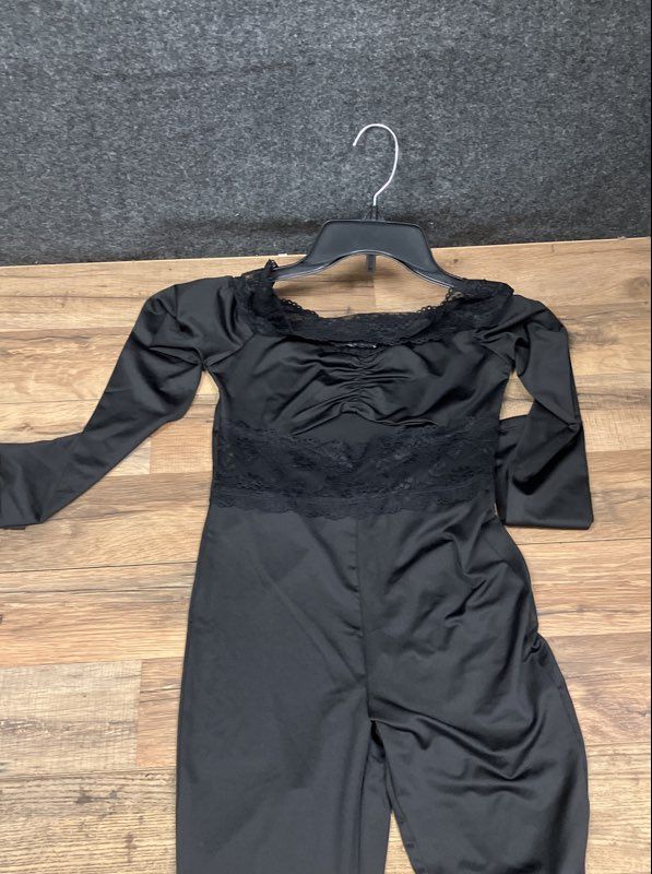 Fashion Nova Women's Jamie Lace Jumpsuit Black Off Shoulder Cutout Sz XS NWT