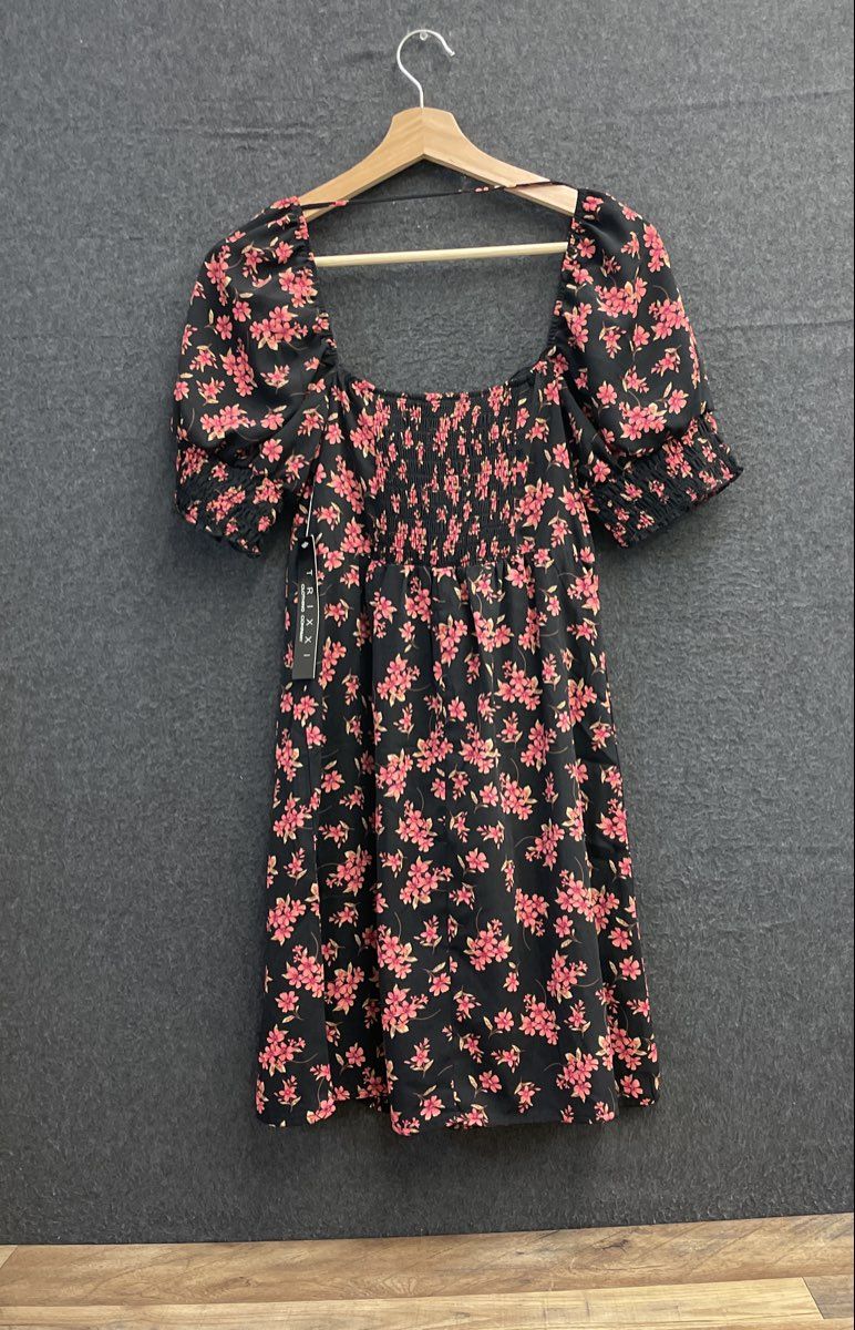 Trixxi Women's Black Pink Floral Puff Sleeve Smocked Dress Size M NWT