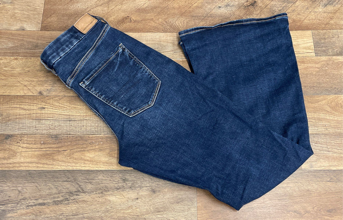 American Eagle Women's Curvy Super High-Rise Flare Jeans Dark Wash Sz 10