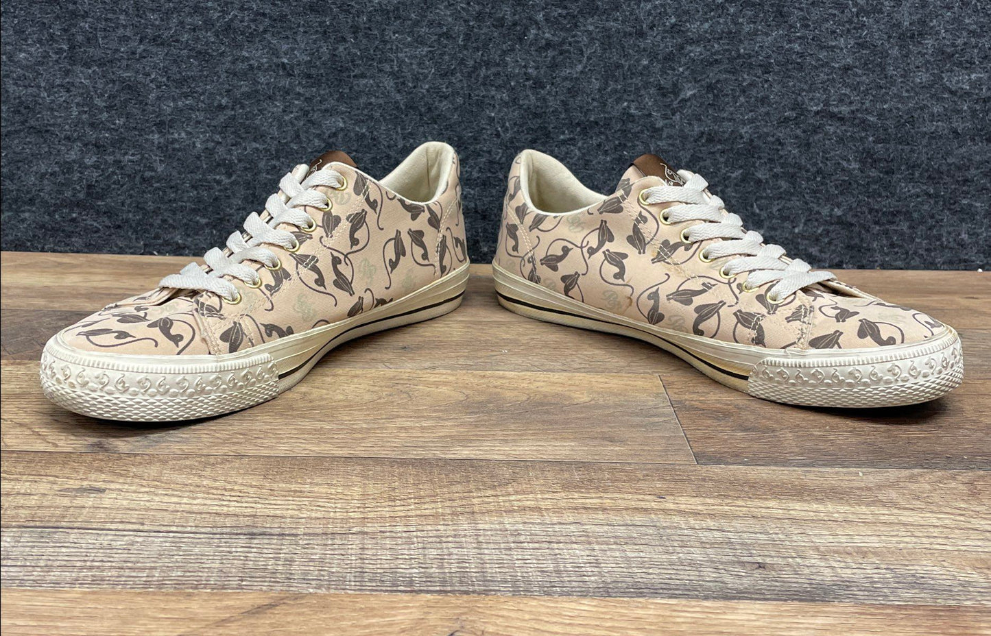 Baby Phat Kimora Lee Simmons Cat Print Tan Canvas Low Top Sneakers Women's Sz 11