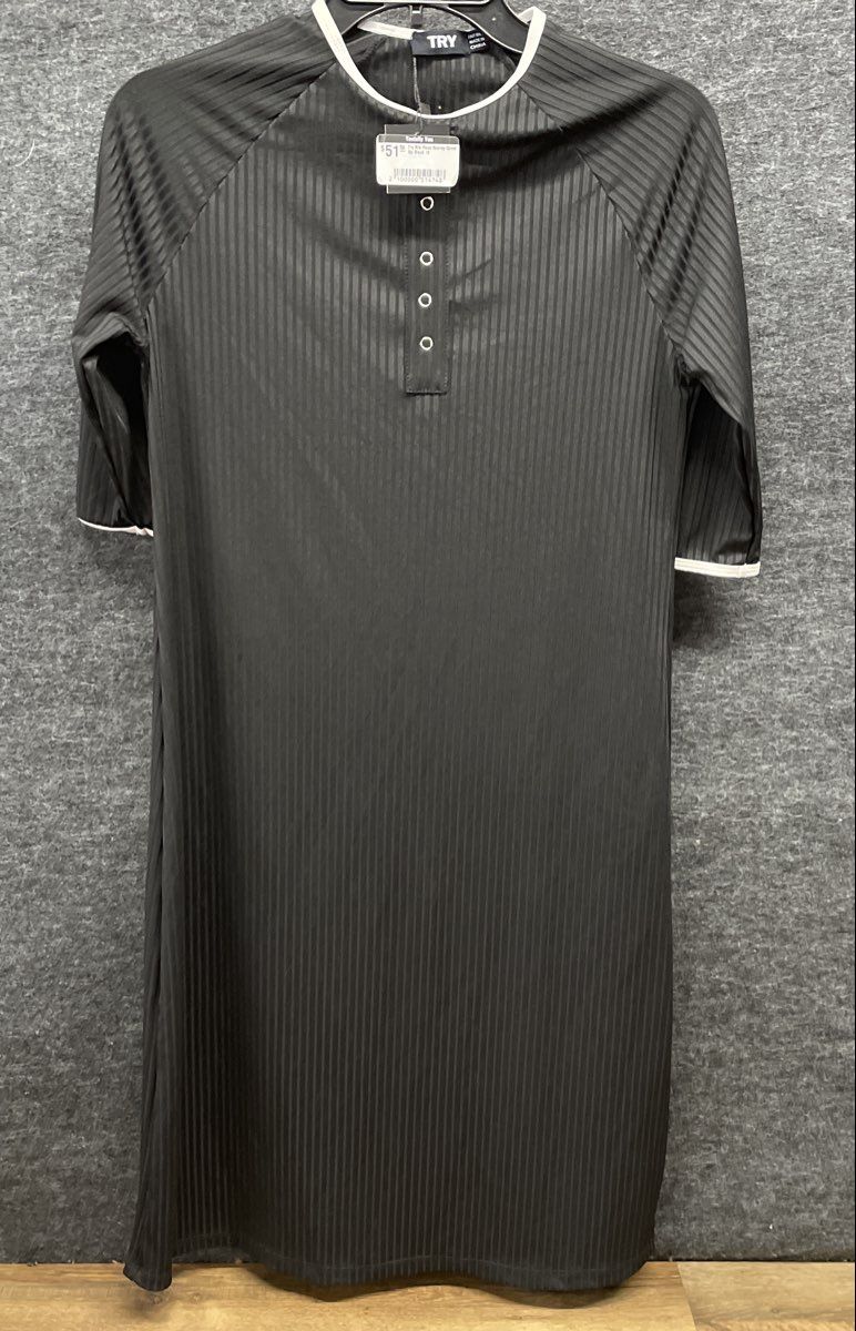 TRY Women's Black Ribbed Faux Henley Nightgown Cover Up NWT Size 18